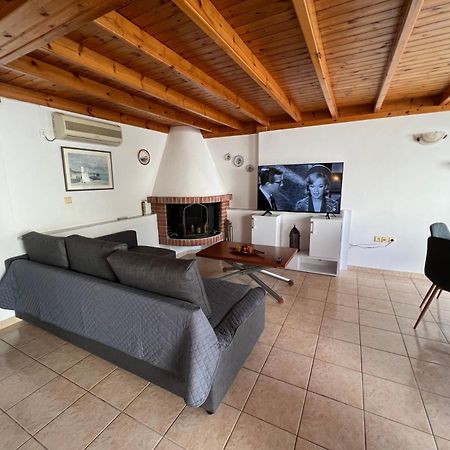 Villa Casa Di Mare Loutráki Exterior foto